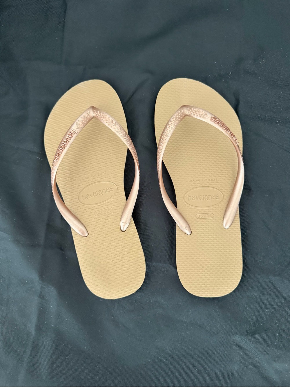 Havaianas Women’s Slim Flip Flops in Rose Gold Straps and Beige Footbed